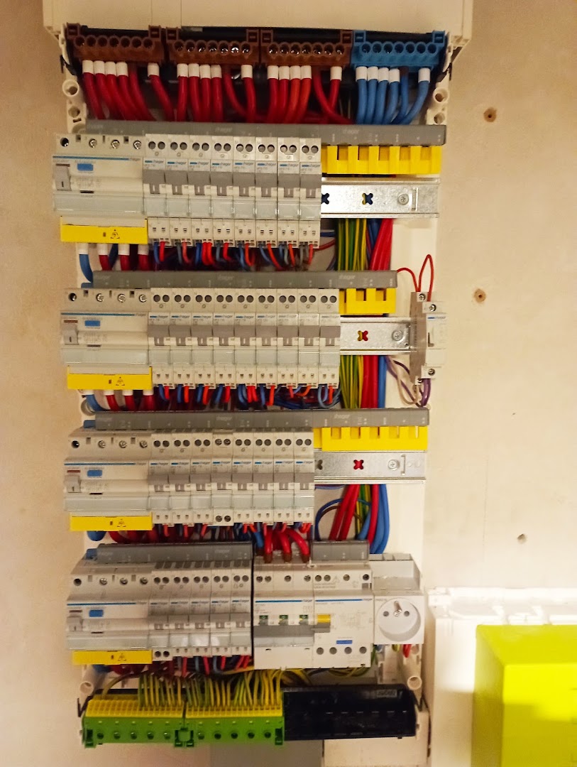 MC ÉLECTRICITÉ — Photos 5