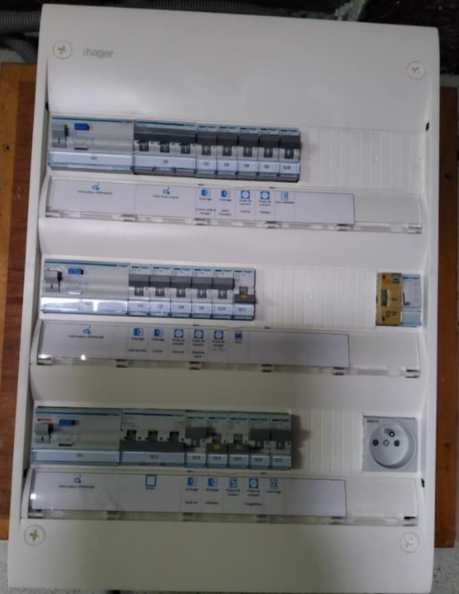 MC ÉLECTRICITÉ — Photos 7